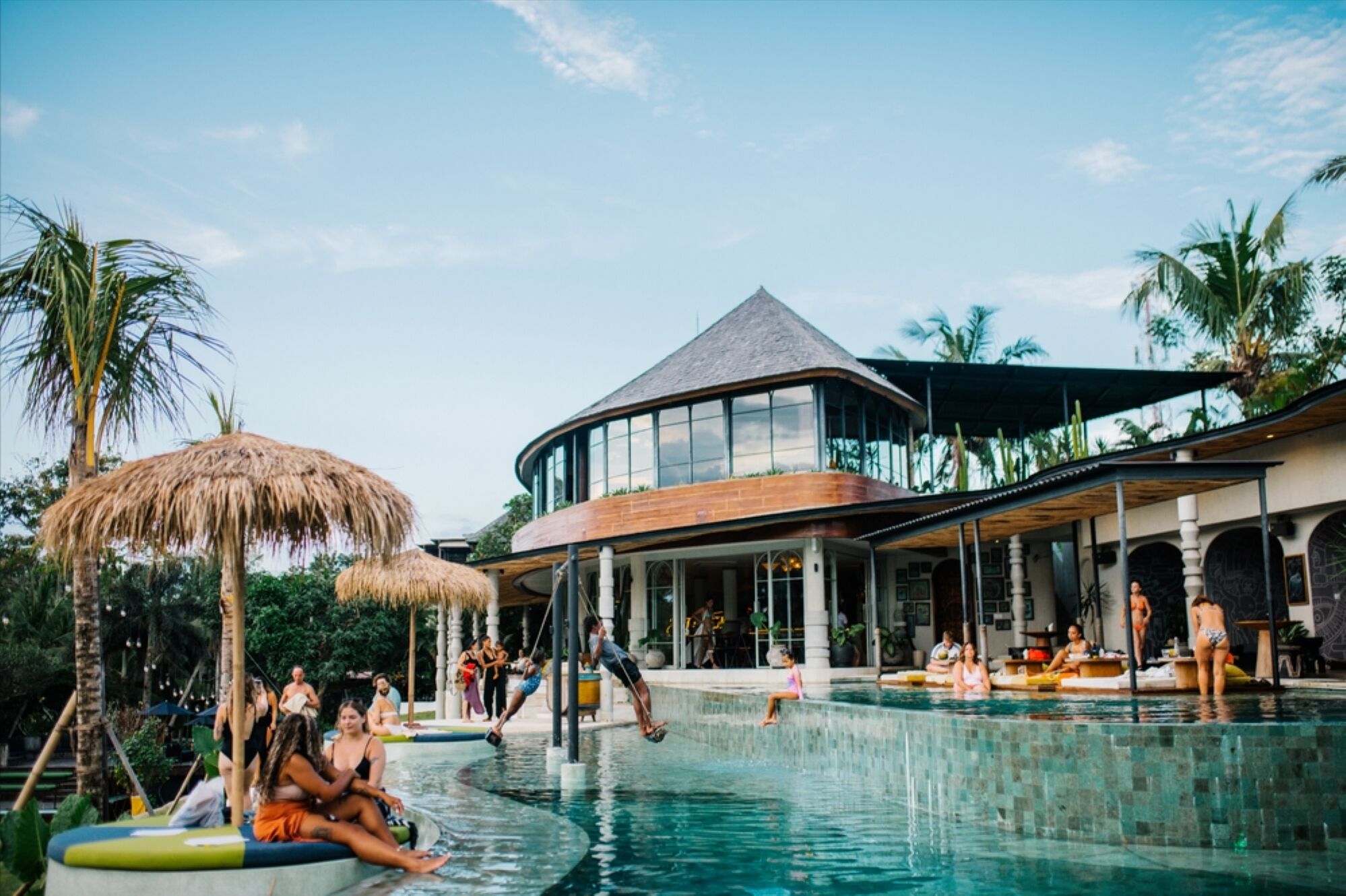 2 outdoor pools, free cabanas, pool umbrellas