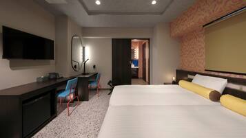 Superior Double Room, Non Smoking | Down duvets, desk, blackout curtains, iron/ironing board