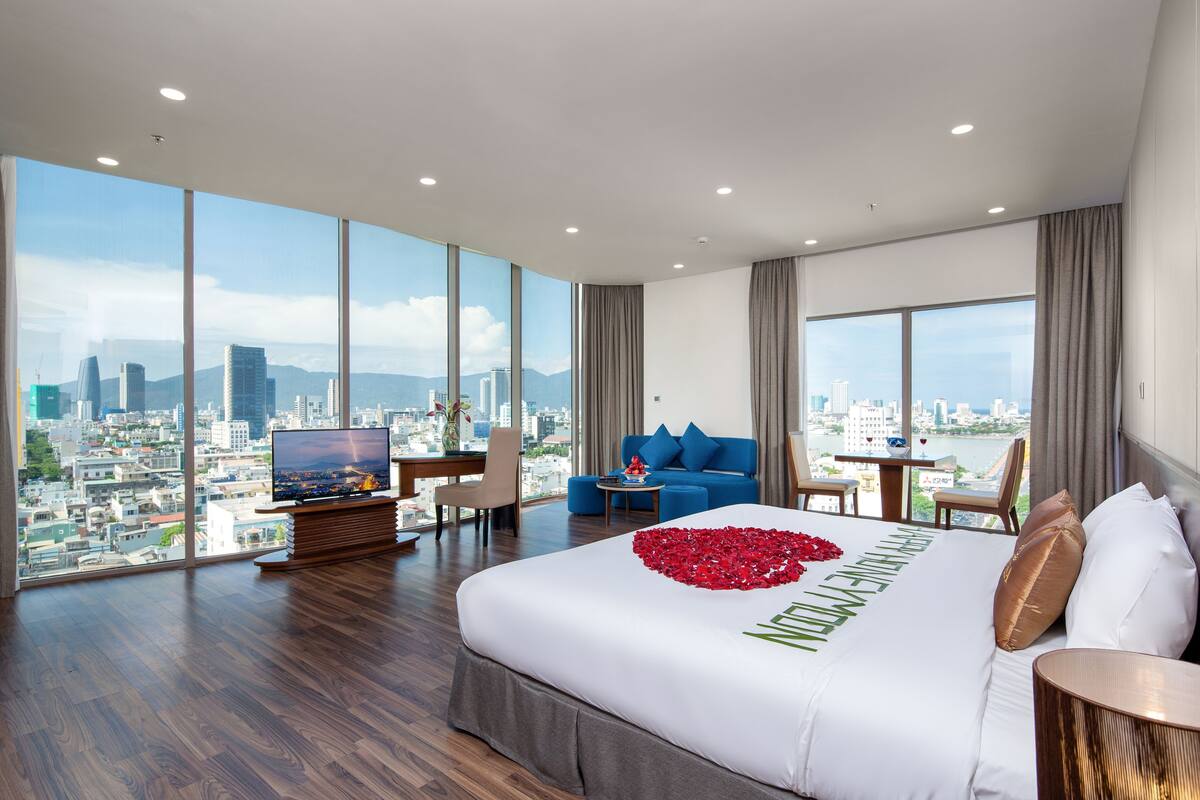 Mitisa Suite | Premium bedding, memory foam beds, minibar, in-room safe