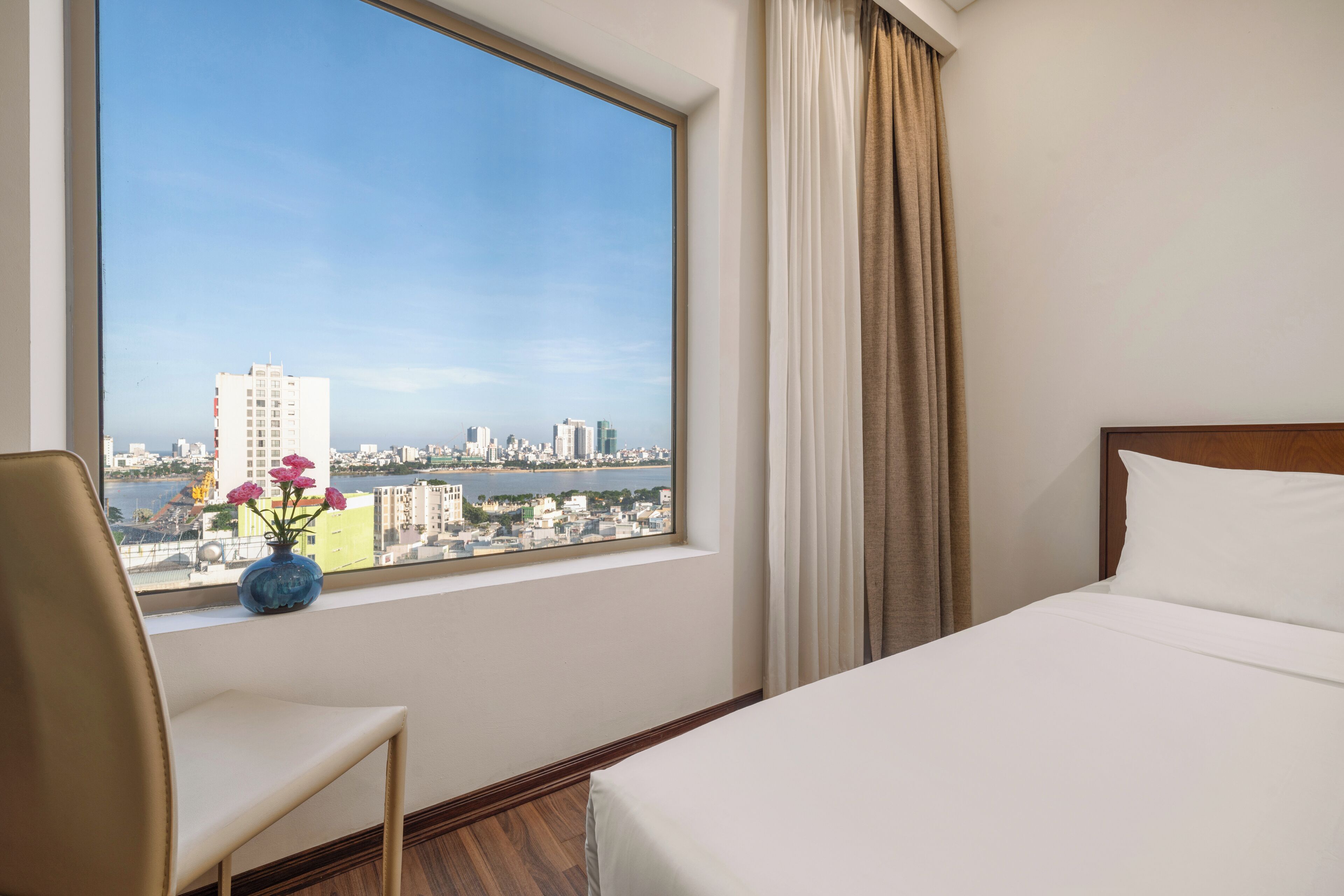 deluxe twin room, river view | view from room