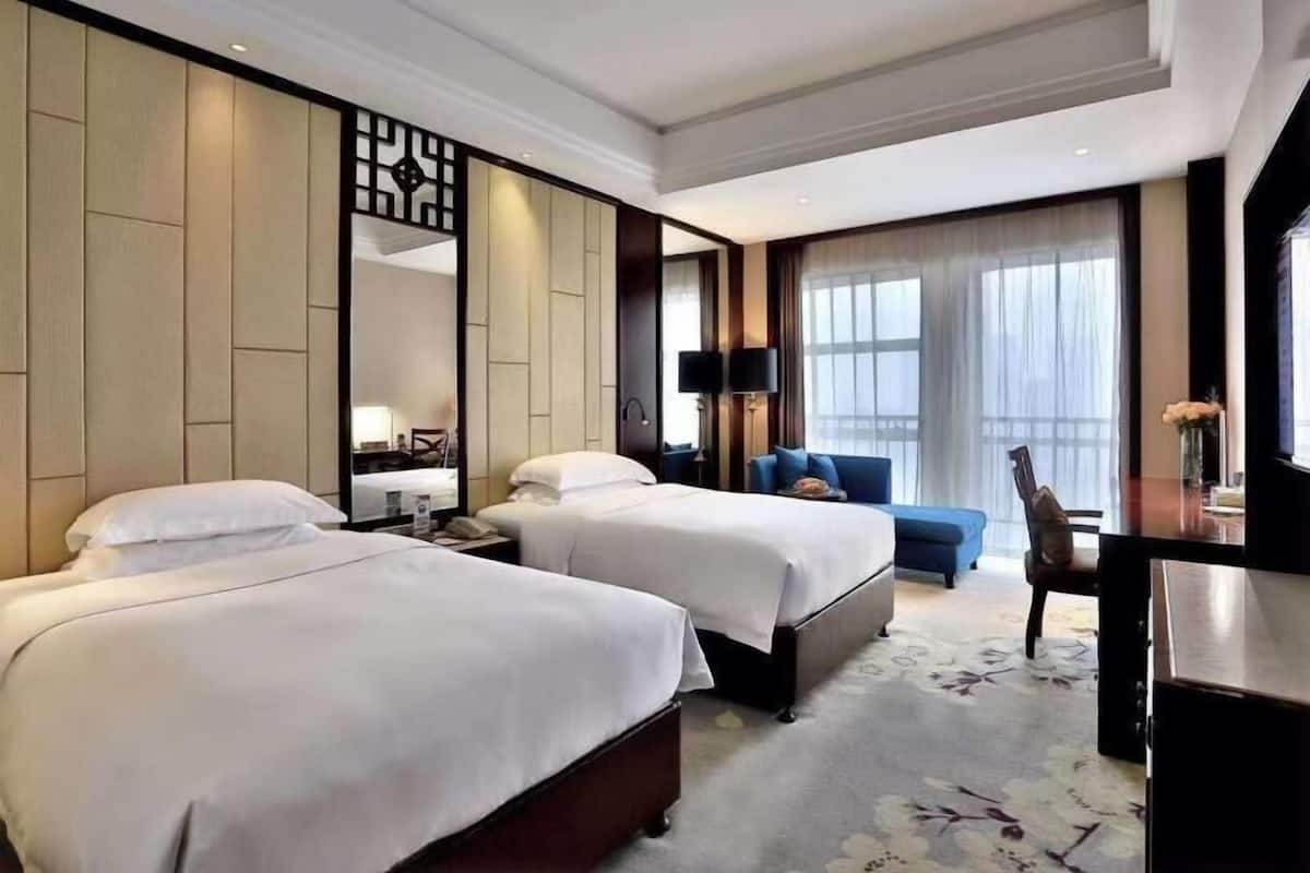 Down duvets, minibar, in-room safe, individually decorated