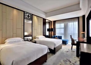 Deluxe Double or Twin Room | Down comforters, minibar, in-room safe, individually decorated - HengNa International Hotel (Jinhua)