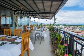 Frühstück, Mittagessen, Abendessen, lokale und internationale Küche 