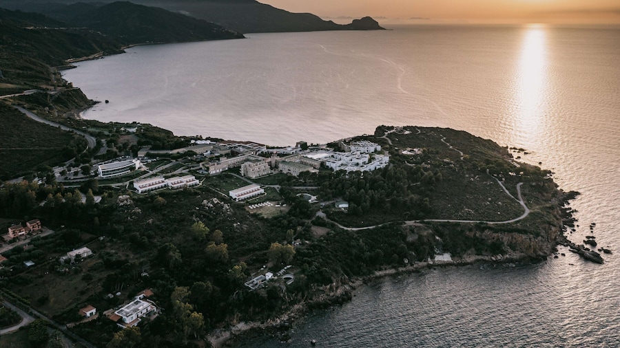 Mangia's Pollina Resort