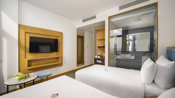 Tomannsrom – superior | Sengetøy av topp kvalitet, senger med overmadrass og minibar