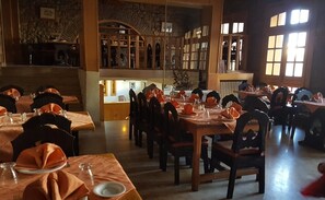 Free daily continental breakfast  - Grand Hôtel Spa Ifrane (Ifrane)