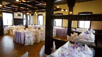 Banquet hall
