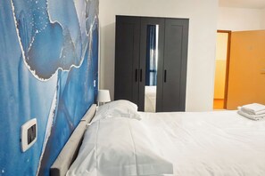 Kamar Double Comfort | Tirai kedap cahaya, Wi-Fi gratis, dan seprai linen