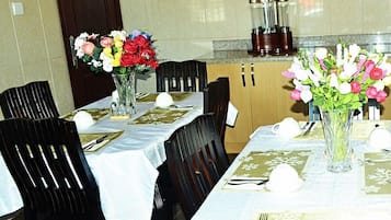 Lunch and dinner served, local and international cuisine