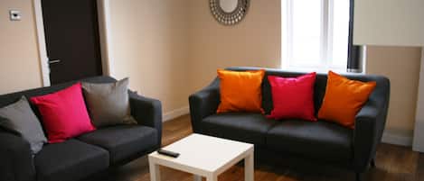 City Apartment, 1 Bedroom, Kitchen | Living area