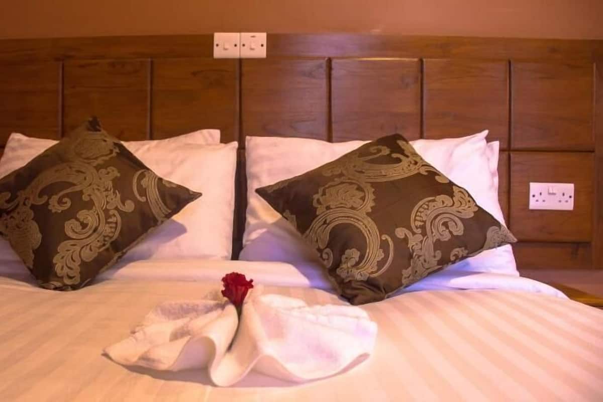 Down duvets, minibar, in-room safe, desk