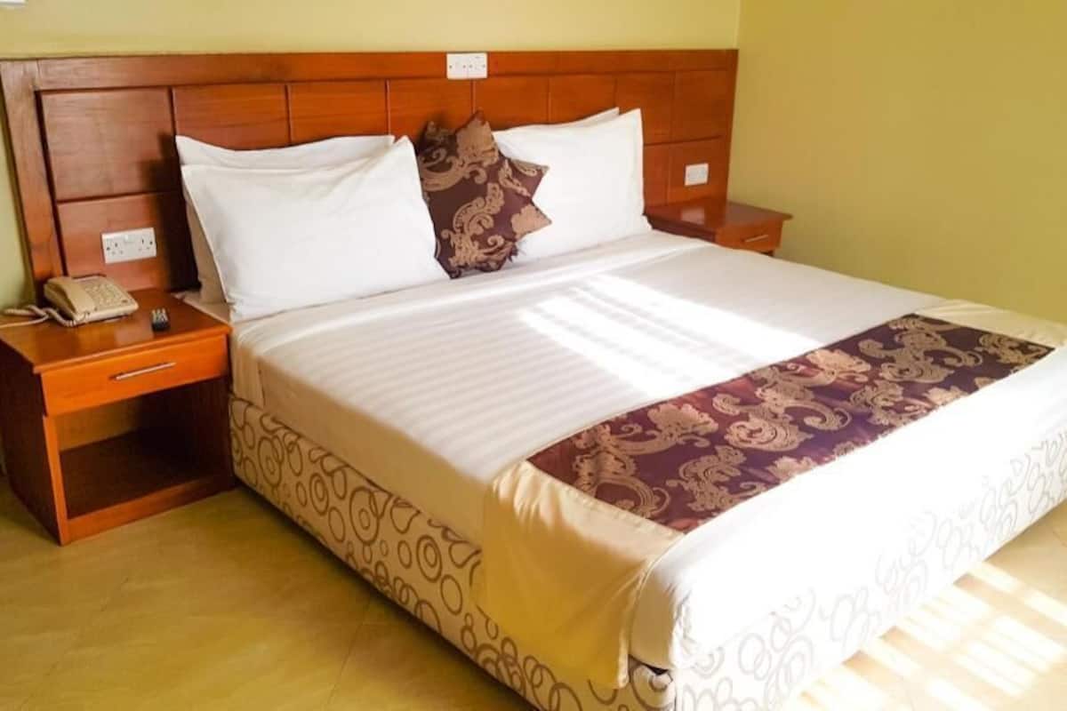 Down duvets, minibar, in-room safe, desk