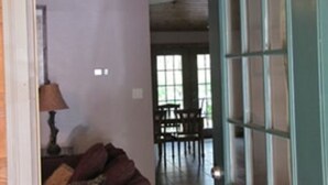 Interior - Oak Grove Cabins (Makanda)