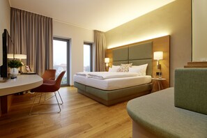 Deluxe-Doppelzimmer | Hochwertige Bettwaren, Minibar, Zimmersafe, Schreibtisch