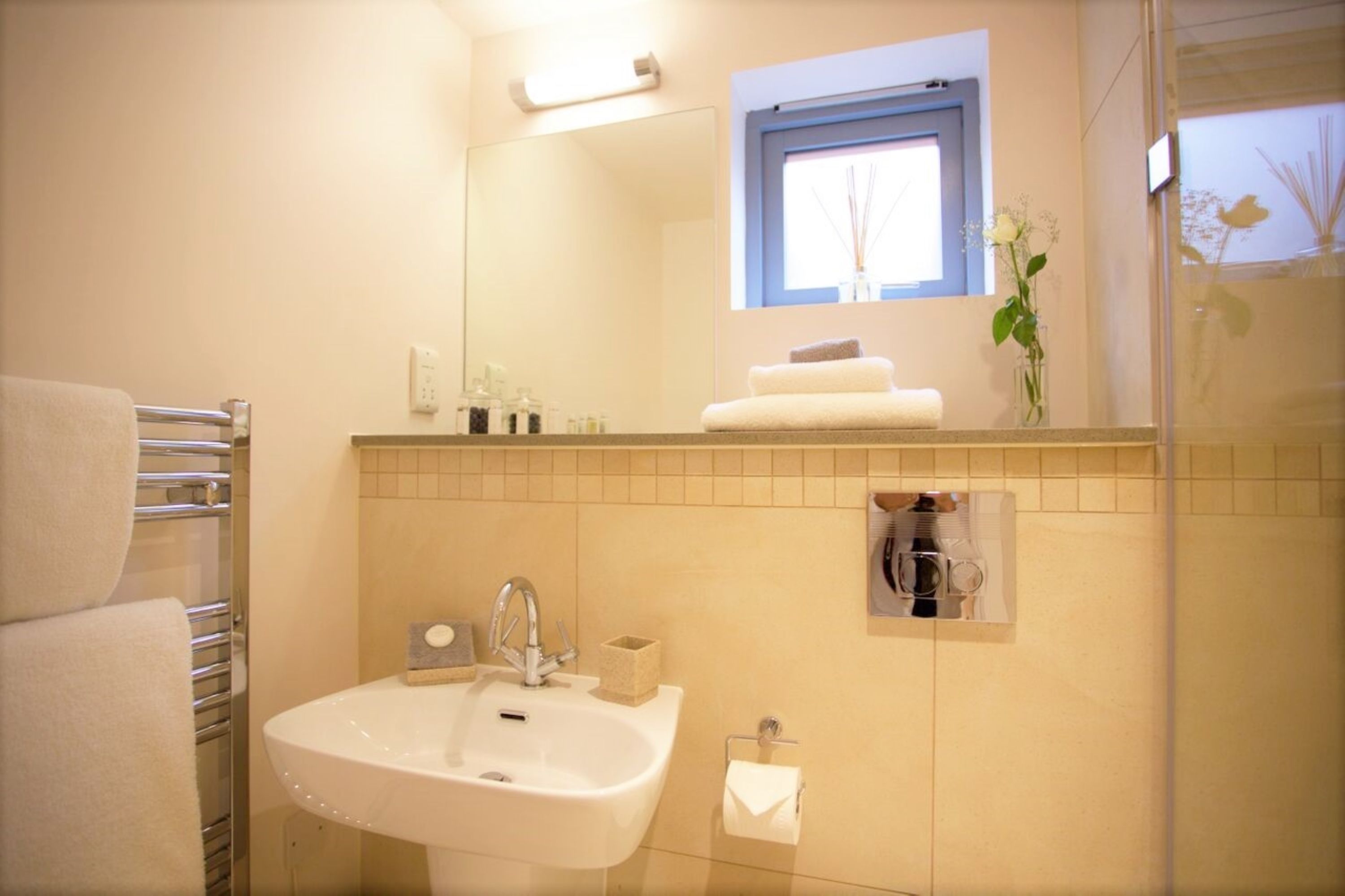 Leilighet, 1 soverom, kjøkken | Bad | Dusj, toalettartikler (inkludert), hårføner og tøfler