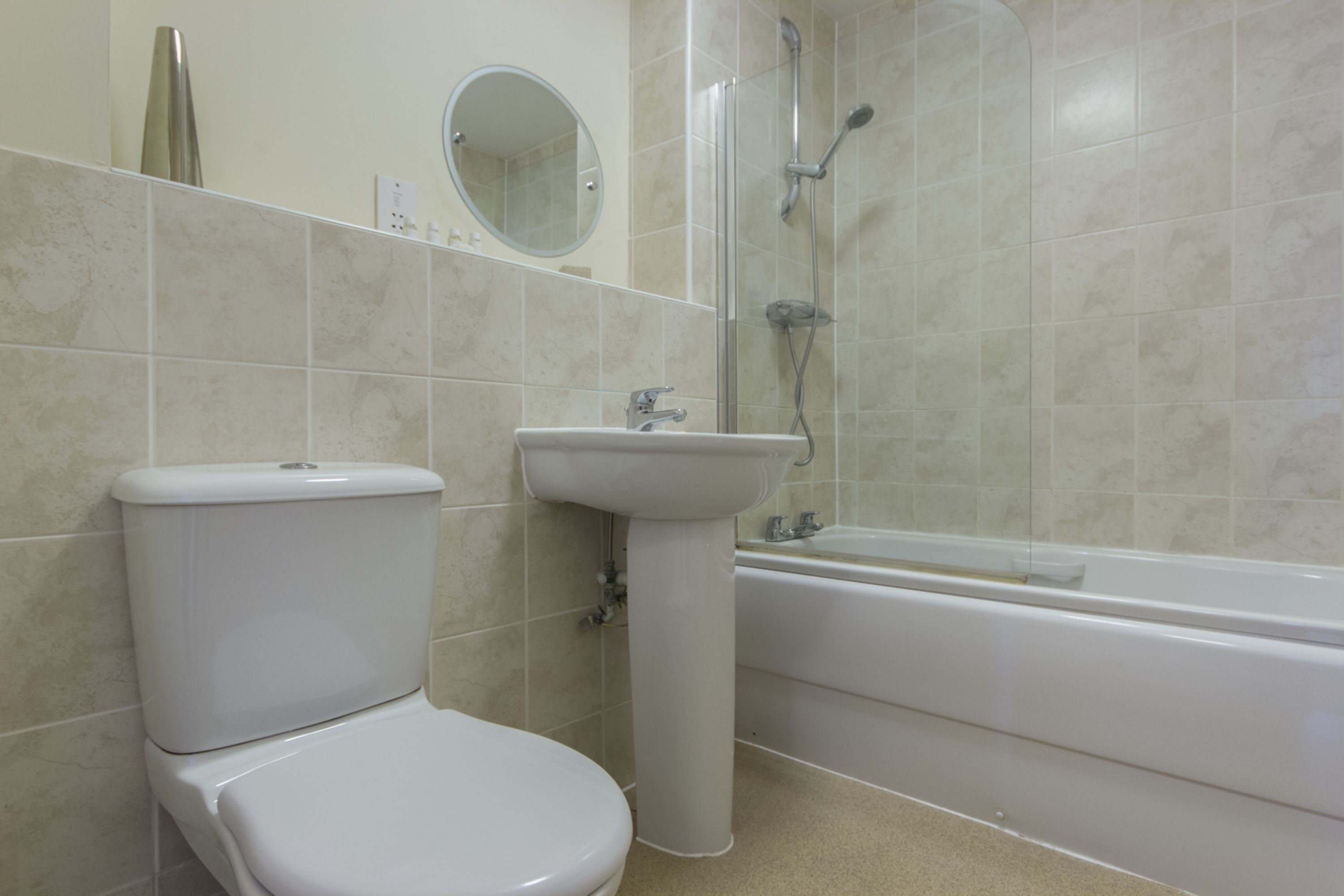 Apartment, 1 Bedroom, Kitchen | Bathroom | Shower, free toiletries, hair dryer, slippers