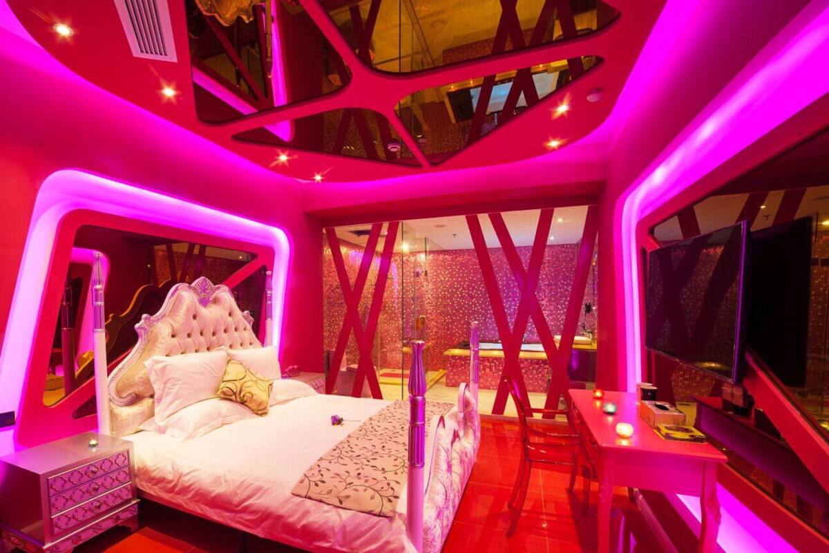Habitación romántica doble | Escritorio, cortinas opacas, wifi gratis