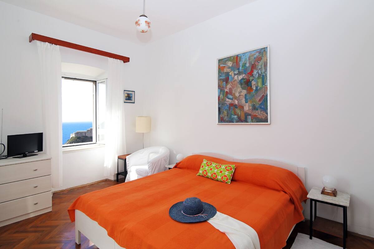 Quarto, terraço, vista para o mar | Ferros/tábuas de passar roupa, berços grátis, Wi-Fi de cortesia