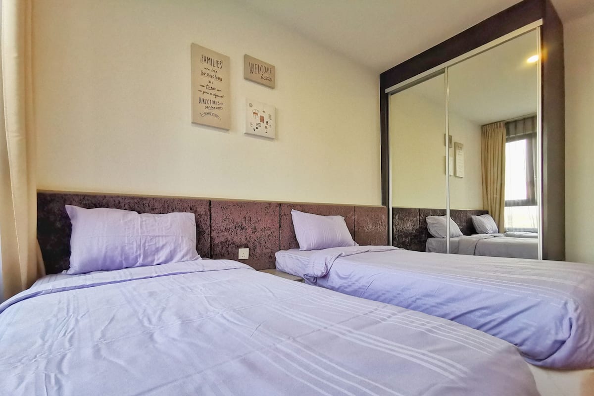 City Suite | 2 bedrooms, individually decorated, individually furnished