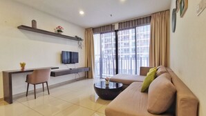 City Suite | Living area | Smart TV - Eminent Suite i-Soho (Shah Alam)