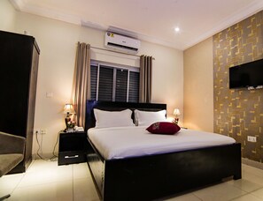 Caja de seguridad en la habitación, escritorio y wifi gratis 