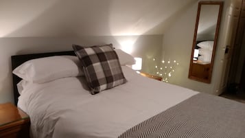 Willow Tree Room | Hypo-allergenic bedding, desk, laptop workspace, blackout curtains