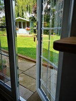 Deluxe Double or Twin Room, Ensuite, Garden View | Hypo-allergenic bedding, individually decorated, individually furnished