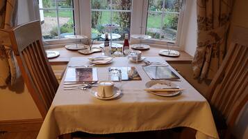 Desayuno inglés gratuito y diario