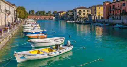 Le Finestre Sul Borgo Rooms