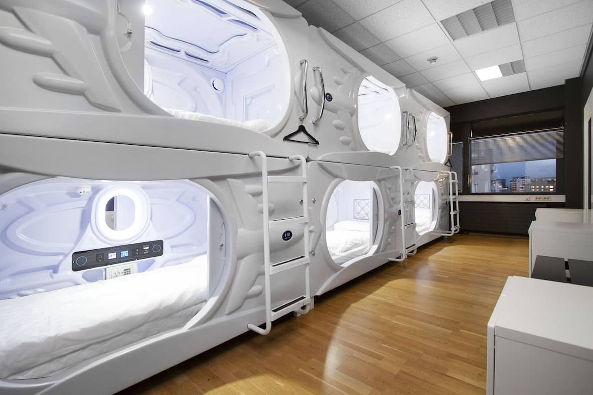 Dormitorio compartido Confort, solo para mujeres, accesible para personas con discapacidad | Caja fuerte, wifi gratis, ropa de cama
