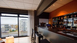 Bar (on property) - Galaxy Pod Hostel (Reykjavik)