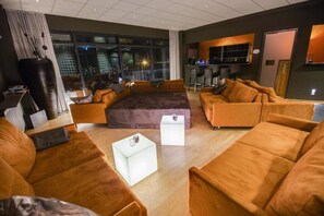 Living area - Galaxy Pod Hostel (Reykjavik)