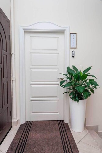 7 Sky on Y. Konovaltsia street