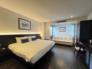 Premium bedding, minibar, in-room safe, individually decorated - Cheeva Dee Hotel (Chiang Mai)