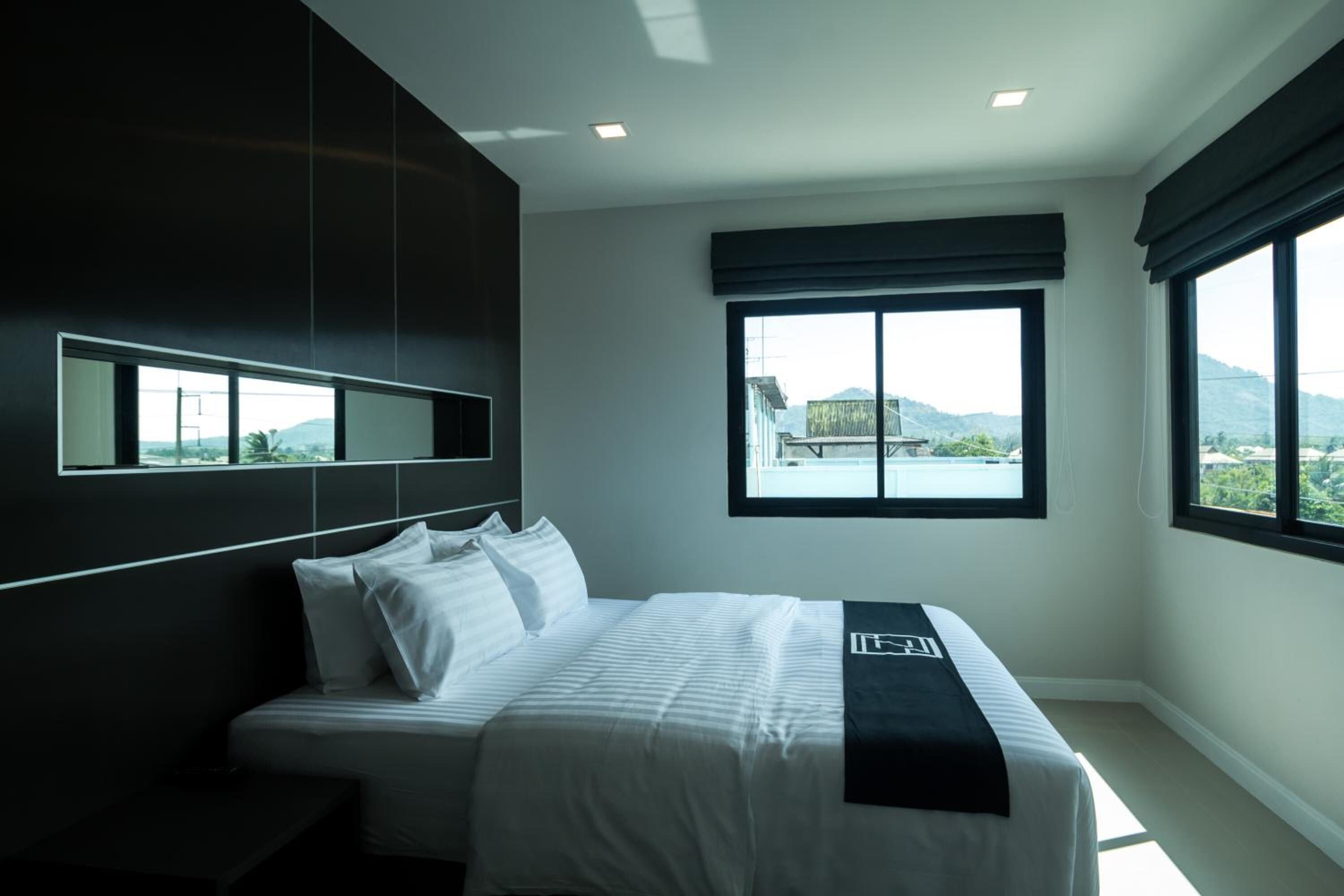In-room safe, desk, free WiFi, bed sheets