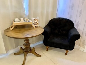 Soundproofing, iron/ironing board, free WiFi, bed sheets - Eleganz Hostel & Suites (Gramado)