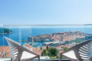 Apartment (Apartments Isabora - Comfort Three-Be) | Balcony