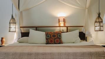 Minibar, desk, iron/ironing board, bed sheets