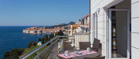 Deluxe Apartment, 3 Bedrooms, Balcony, Sea View | Balcony
