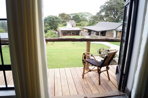 Deluxe Double Room, Valley View | Terrace/patio - Arusha Villa (Arusha)