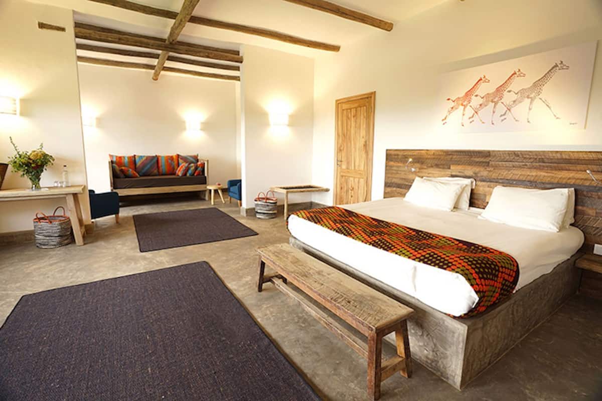 Premium bedding, in-room safe, desk, soundproofing