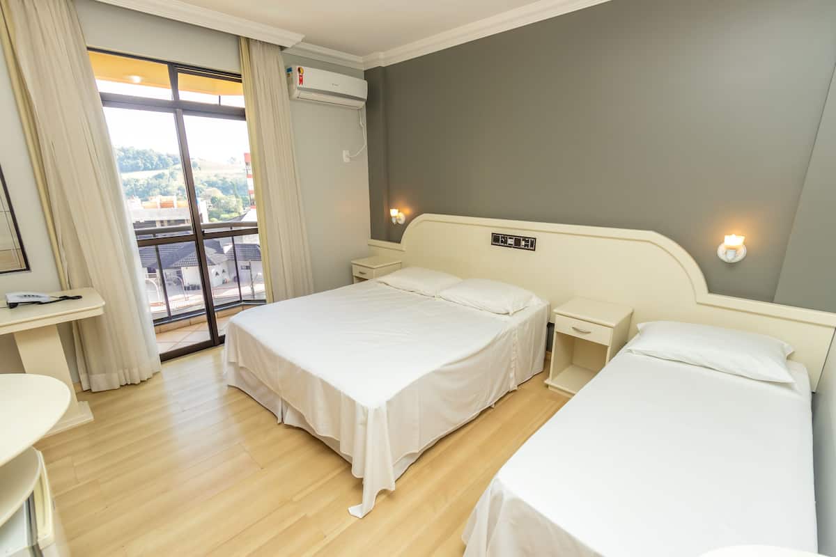Comfort Room, Bathtub