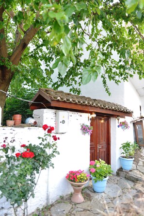 Front of property - Sirincem Pension (Selçuk)