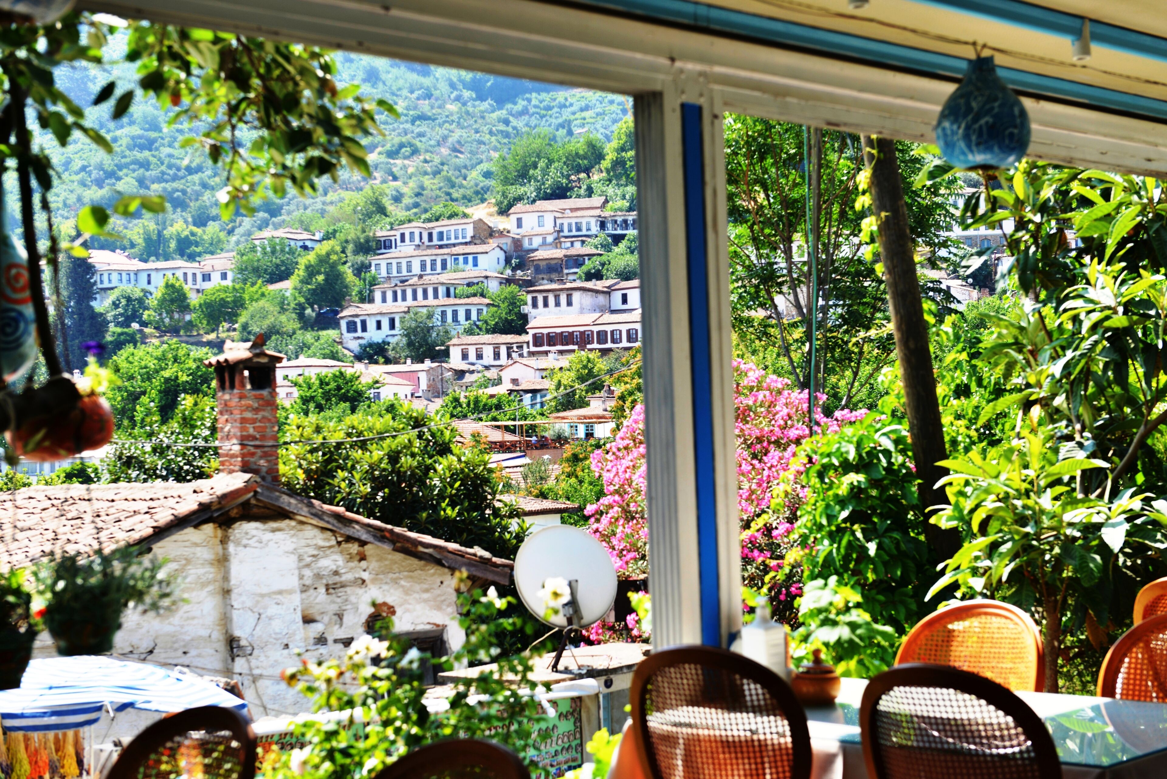 Breakfast, lunch, dinner served; Turkish cuisine 