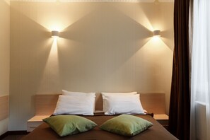 家庭开间 | 办公桌、熨斗/熨板、折叠床/加床（额外收费）、免费 WiFi