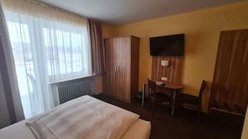 Single Room | In-room safe, desk, iron/ironing board, free WiFi