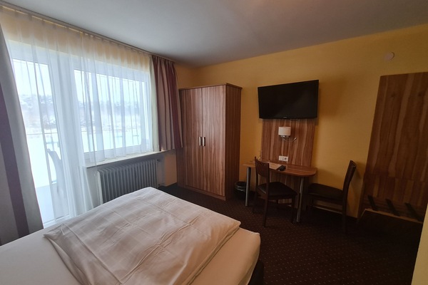 Single Room | In-room safe, desk, iron/ironing board, free WiFi