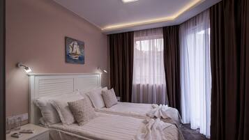 Standard Double Room, Balcony | WiFi (free), bed sheets