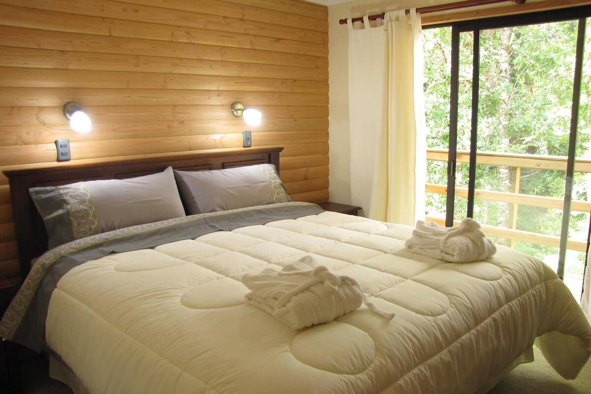 Habitación estándar doble, 1 cama de matrimonio grande, baño privado | Minibar