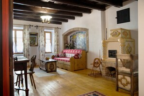 Deluxe studio suite | Woonruimte | Ledtelevisie